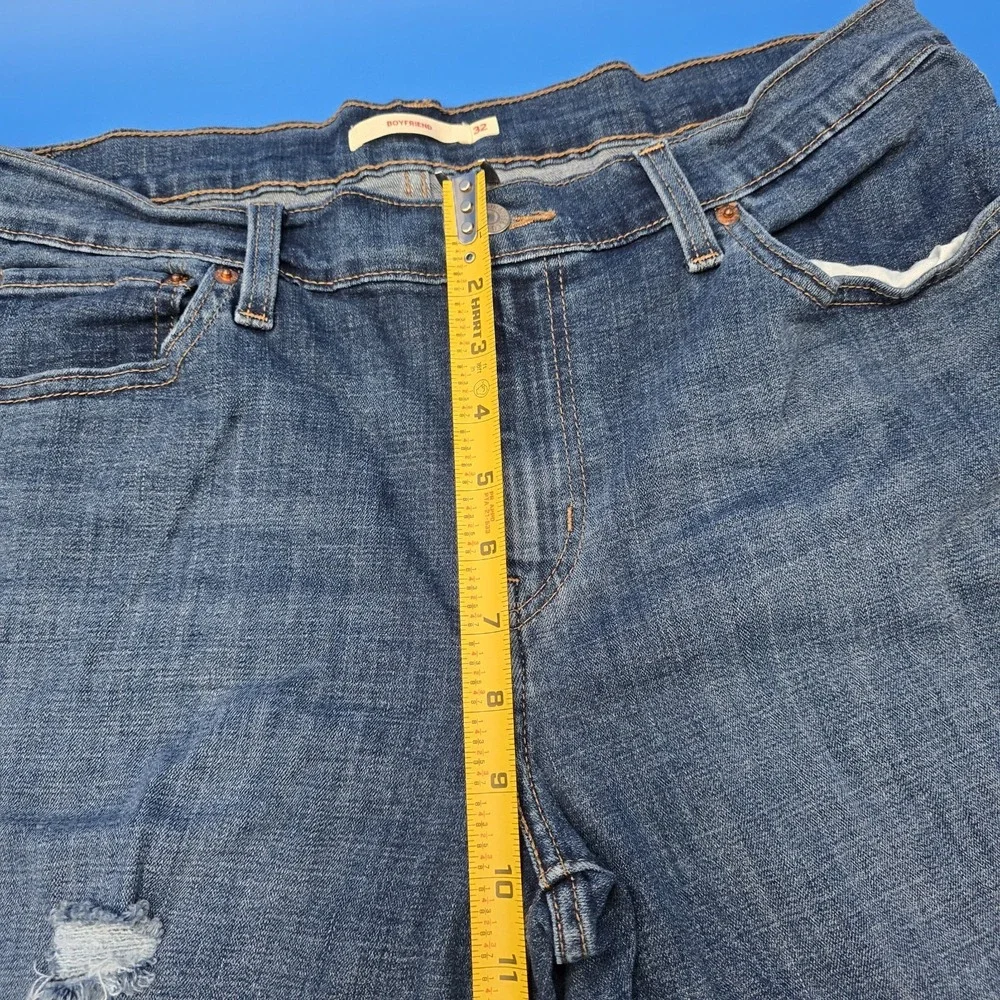 Levi's‎ Boyfriend Denim Blue Jeans Women's Size 32 X 27 Distressed